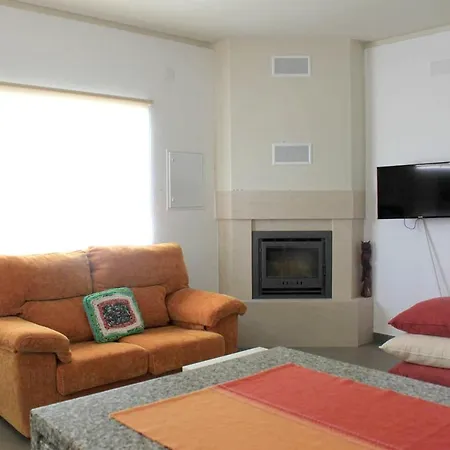 Charming House In With Fireplace * Назаре