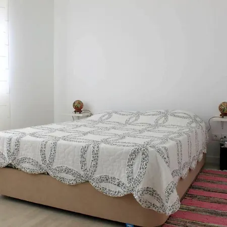 Charming House In With Fireplace بيت للعطل نازاريه