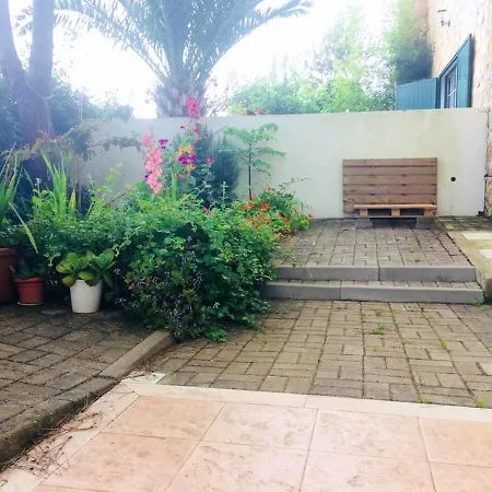 بيت للعطل Charming House In With Fireplace