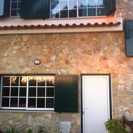 Dom wakacyjny Charming House In With Fireplace *