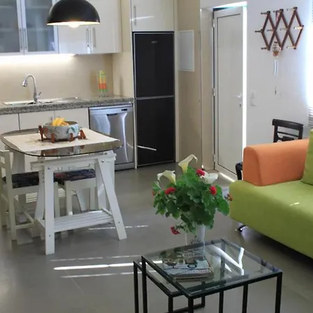 Charming House In With Fireplace *