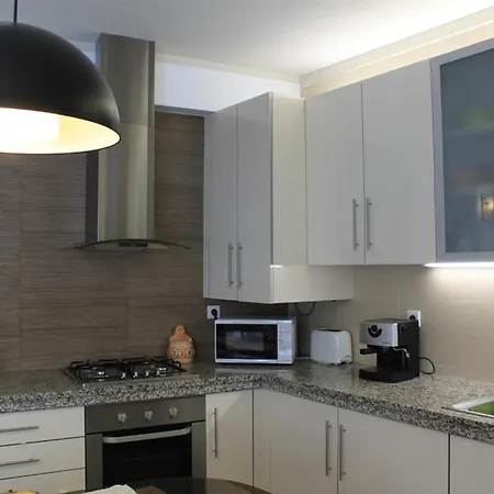 Charming House In With Fireplace Дом отдыха