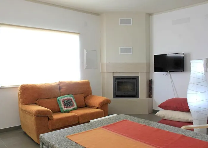 Charming House In With Fireplace * Назаре