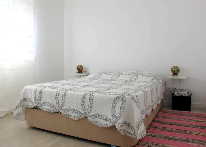 Charming House In With Fireplace Дом отдыха Назаре