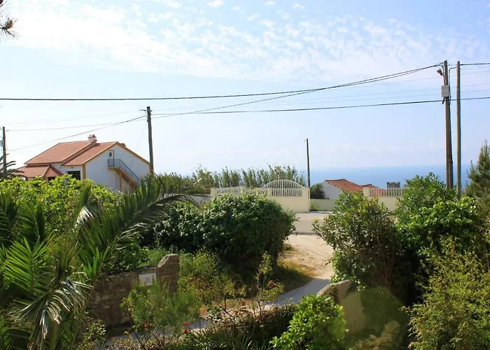 Charming House In With Fireplace Назаре